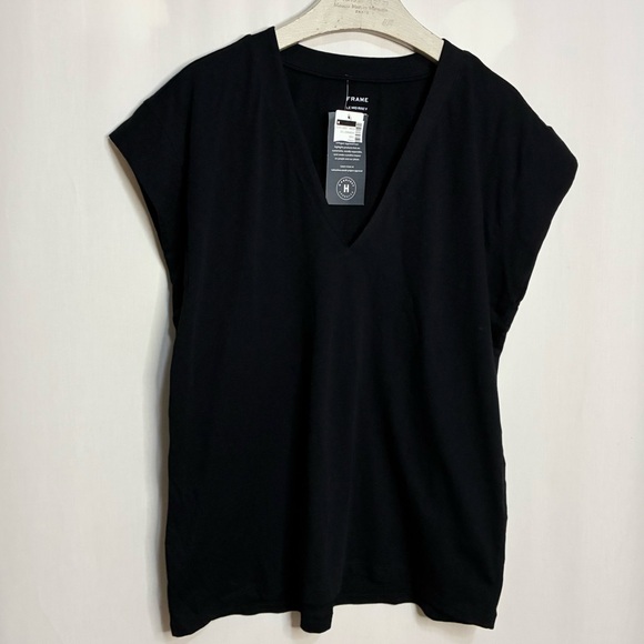NEW. Frame Le Mid Rise V Neck Tee. NWT - Picture 4 of 7